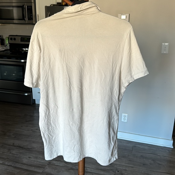 H&M T shirt - Picture 3 of 3